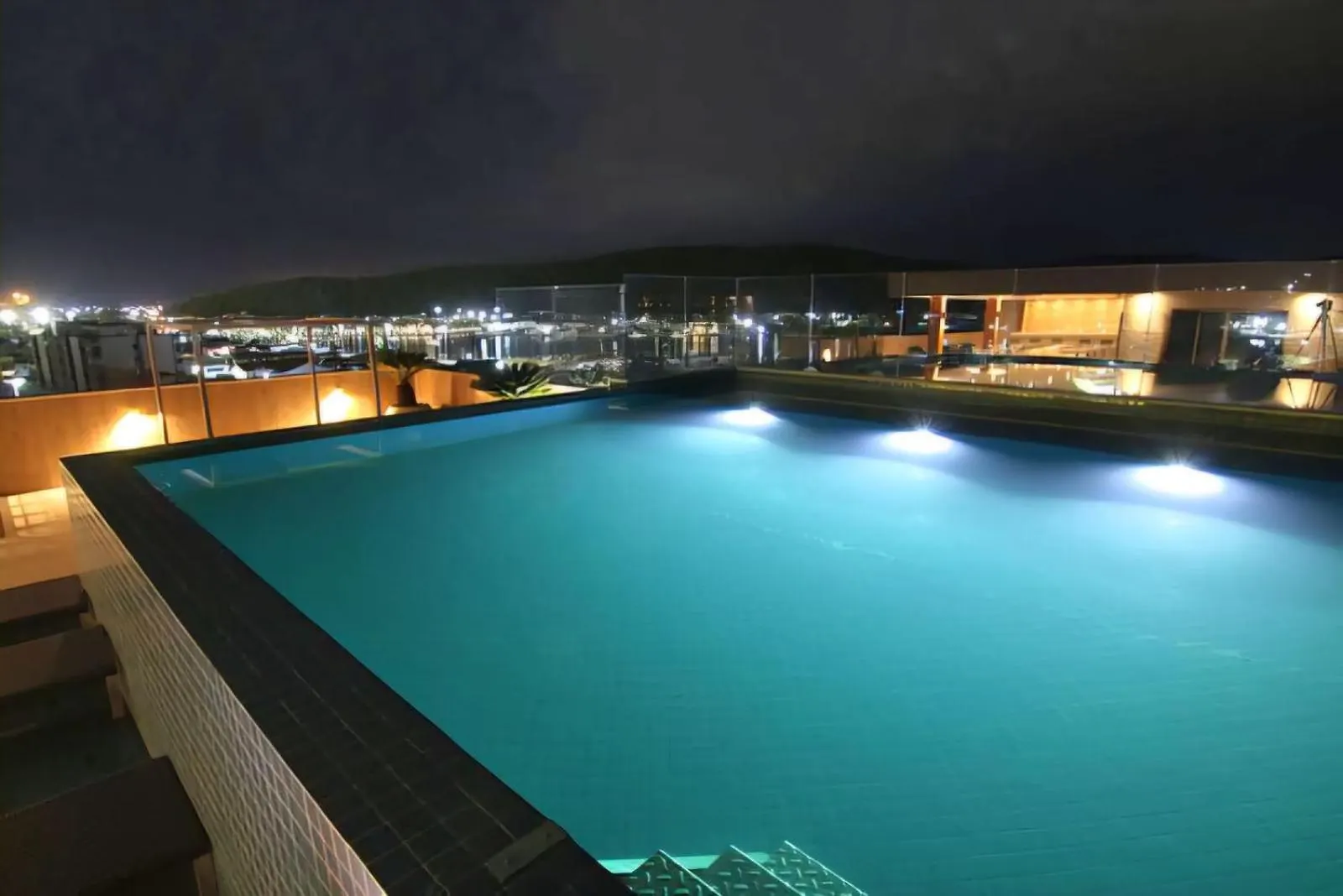 Flat Em Cabo Frio Sb Hotel